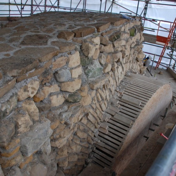 Pontefract Castle, Gascoigne Tower, archwork under construction, wallhead prepared for soft capping