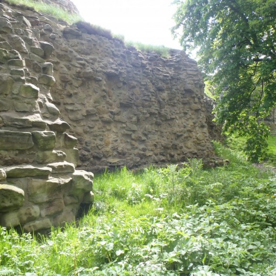 Pontefract Castle, Gascoigne Tower, rear wall after consolidation and rough-racking